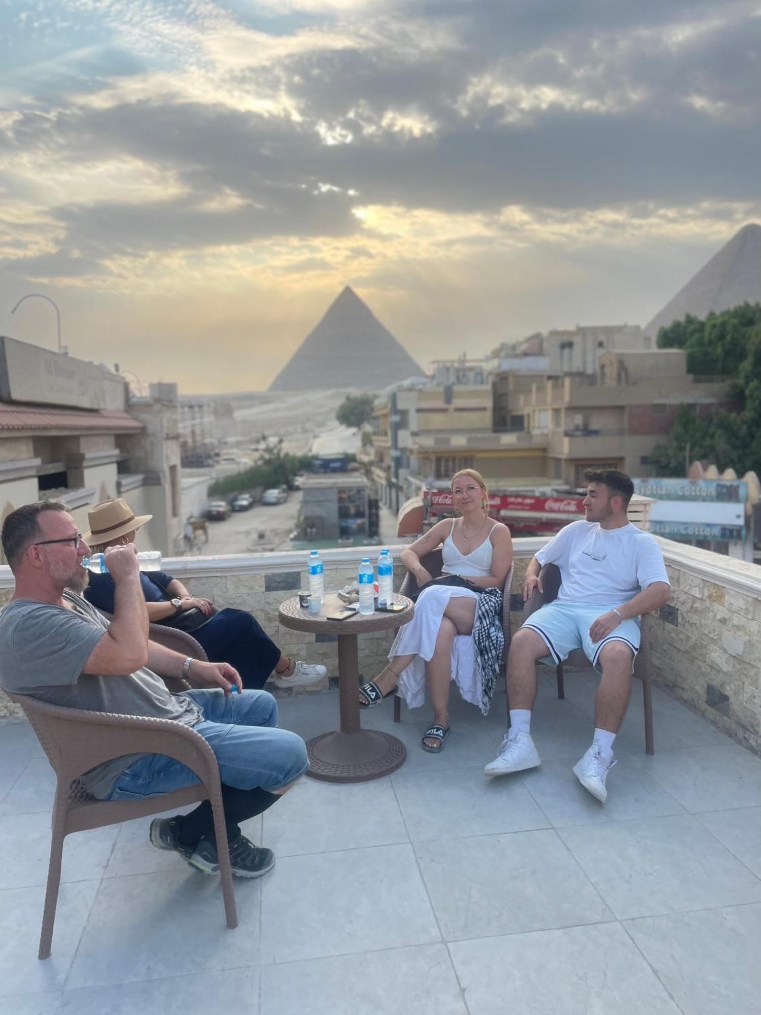 King Ali Pyramids View Inn Kafrat al Jabal Bagian luar foto