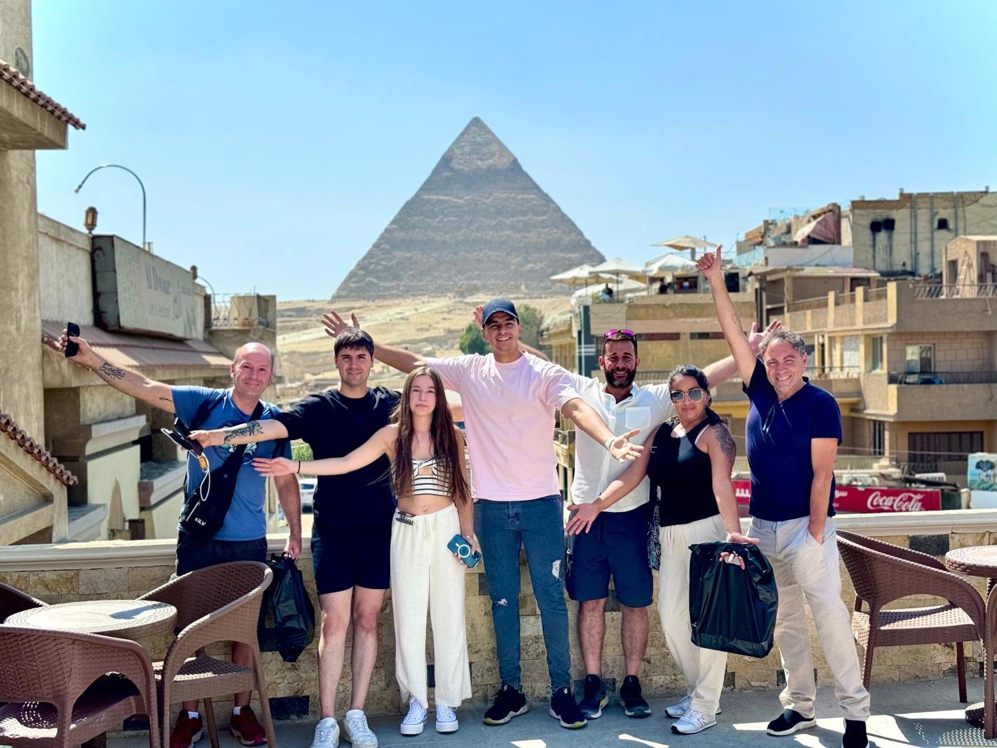 King Ali Pyramids View Inn Kafrat al Jabal Bagian luar foto