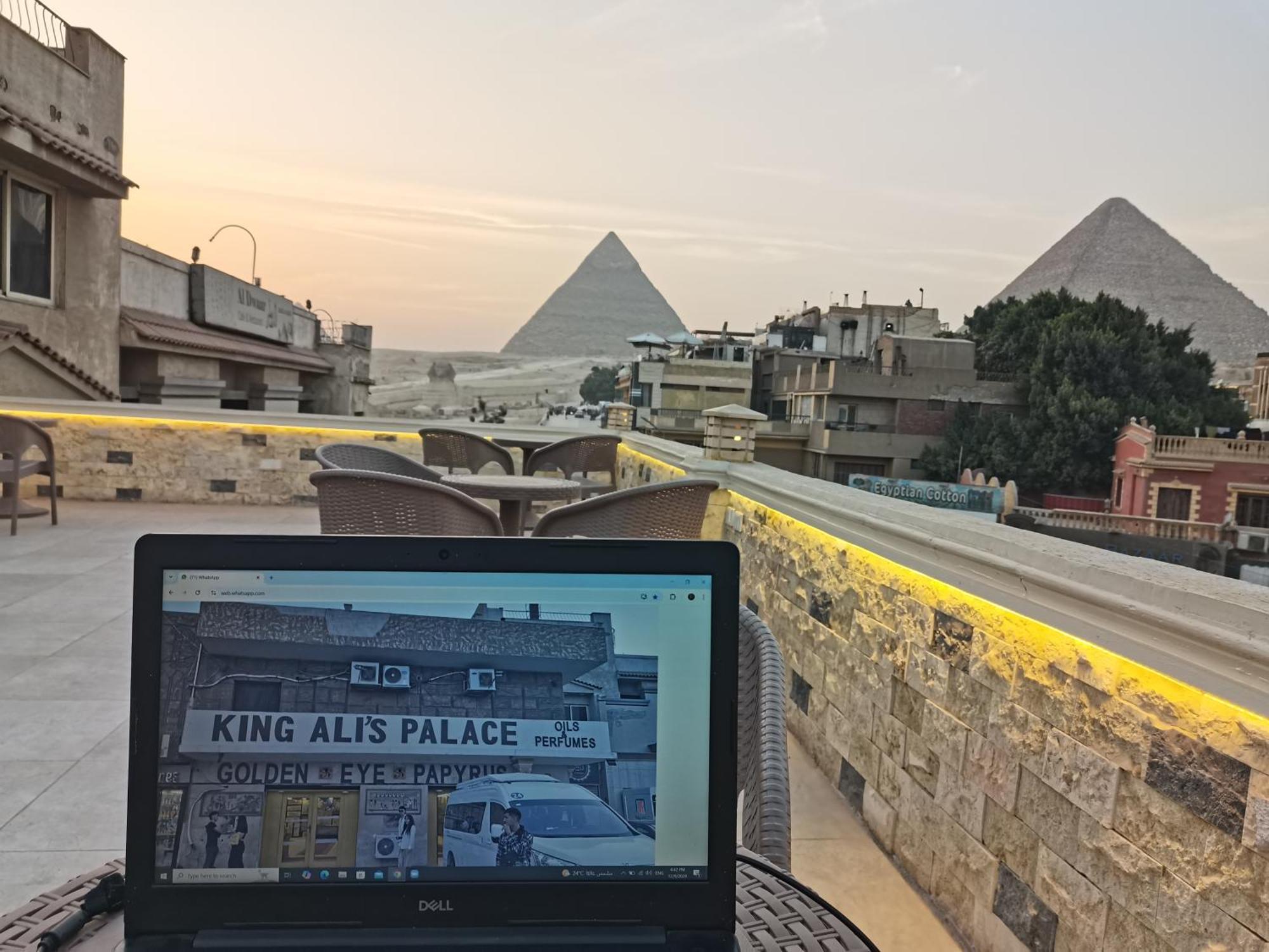 King Ali Pyramids View Inn Kafrat al Jabal Bagian luar foto