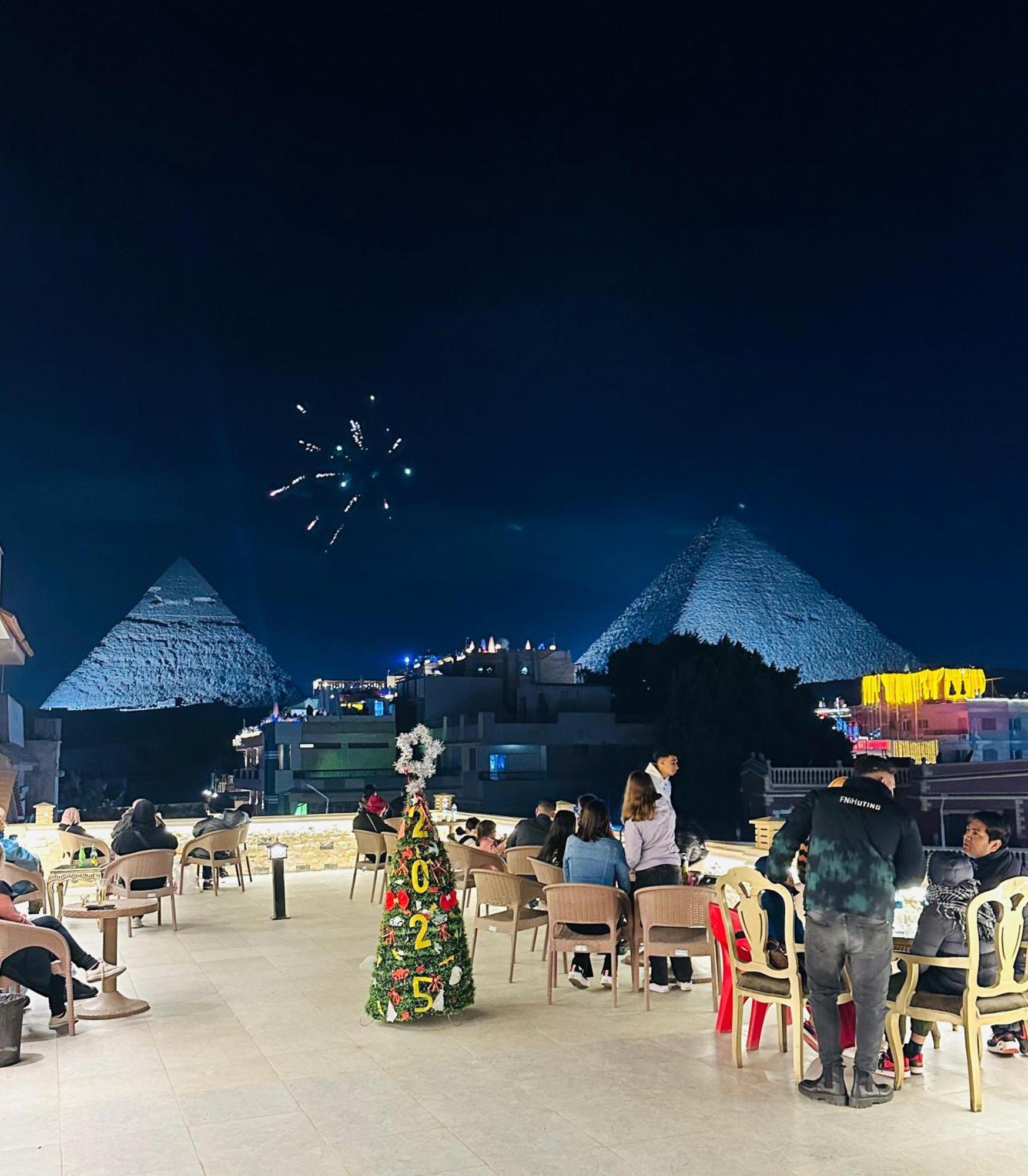 King Ali Pyramids View Inn Kafrat al Jabal Bagian luar foto